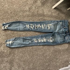 american eagle light/medium wash ripped jeans